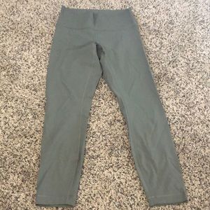 Lululemon - wunder under size 8 - green